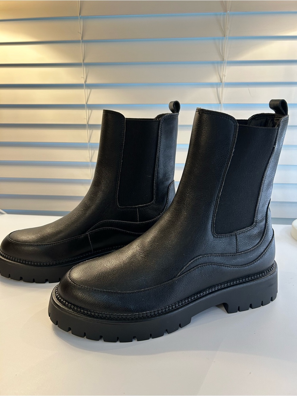 New Vintage Havana Black Allistor Boots Size 10
